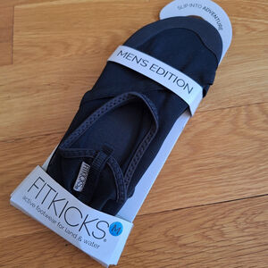 NEW FITKICKS Mens Size M 8.5-9.5 Classic All Black WATER SHOES BEACH LAKE